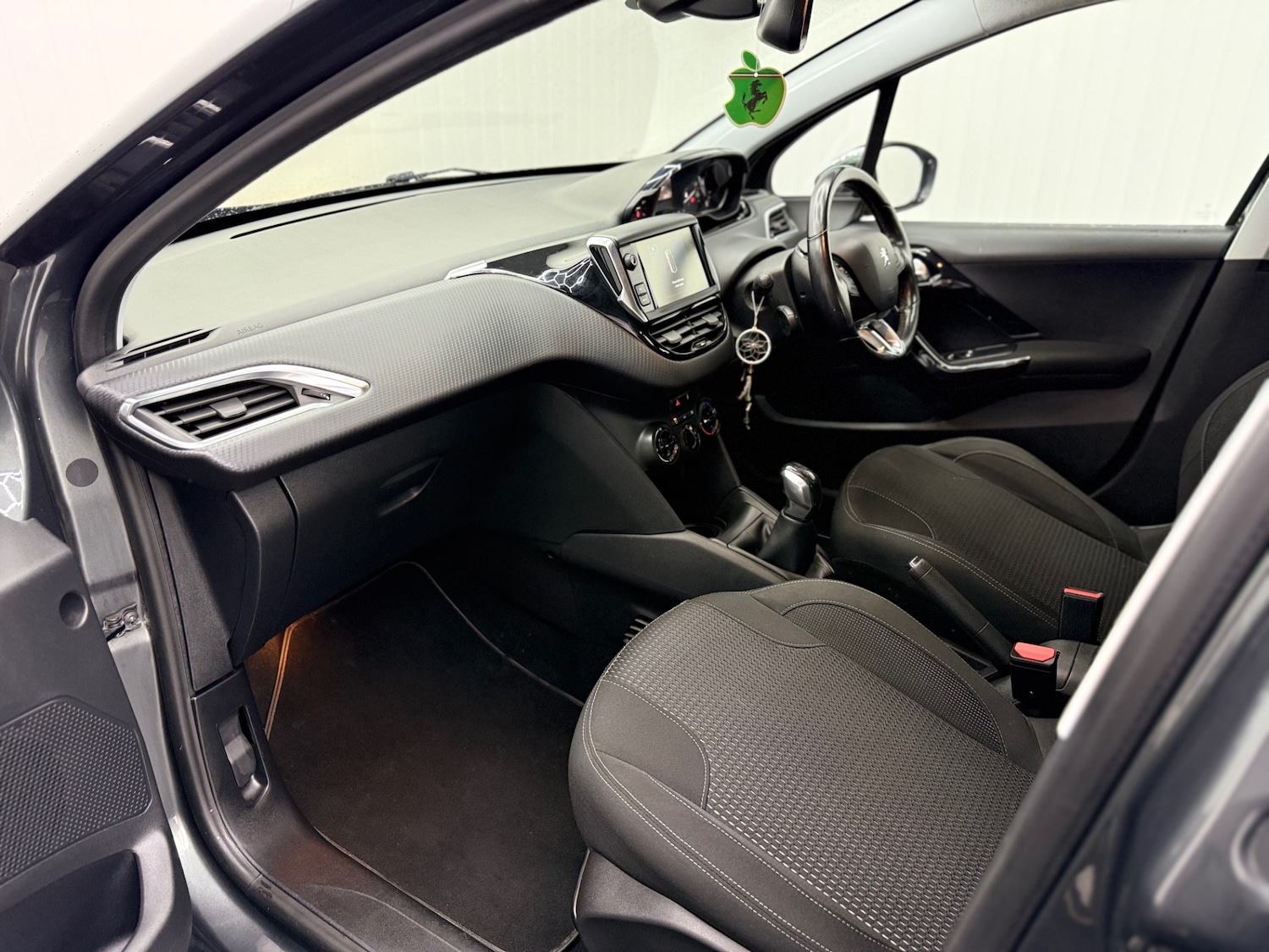 Used Peugeot 208 2016 for sale - 77635374: Photo 25