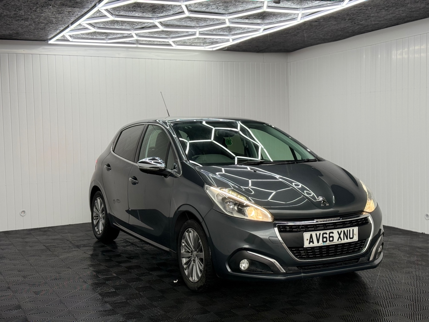 Used Peugeot 208 2016 for sale - 77635374: Photo 6