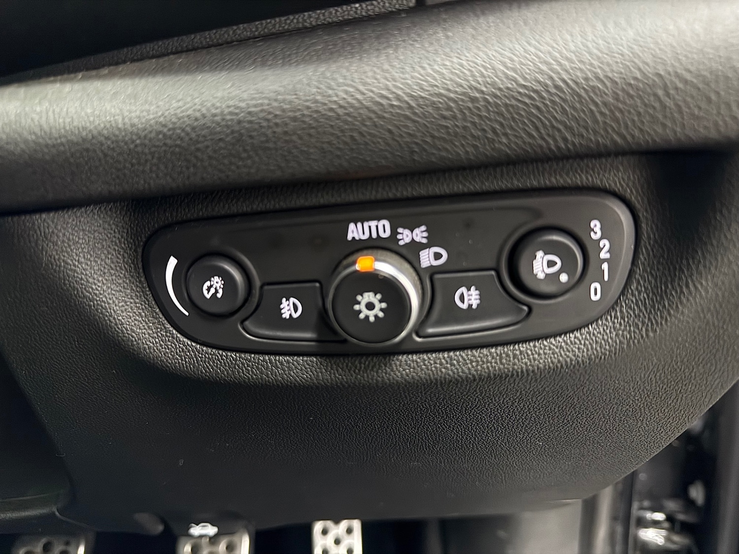 Used Vauxhall Insignia 2018 for sale - 77635376: Photo 17