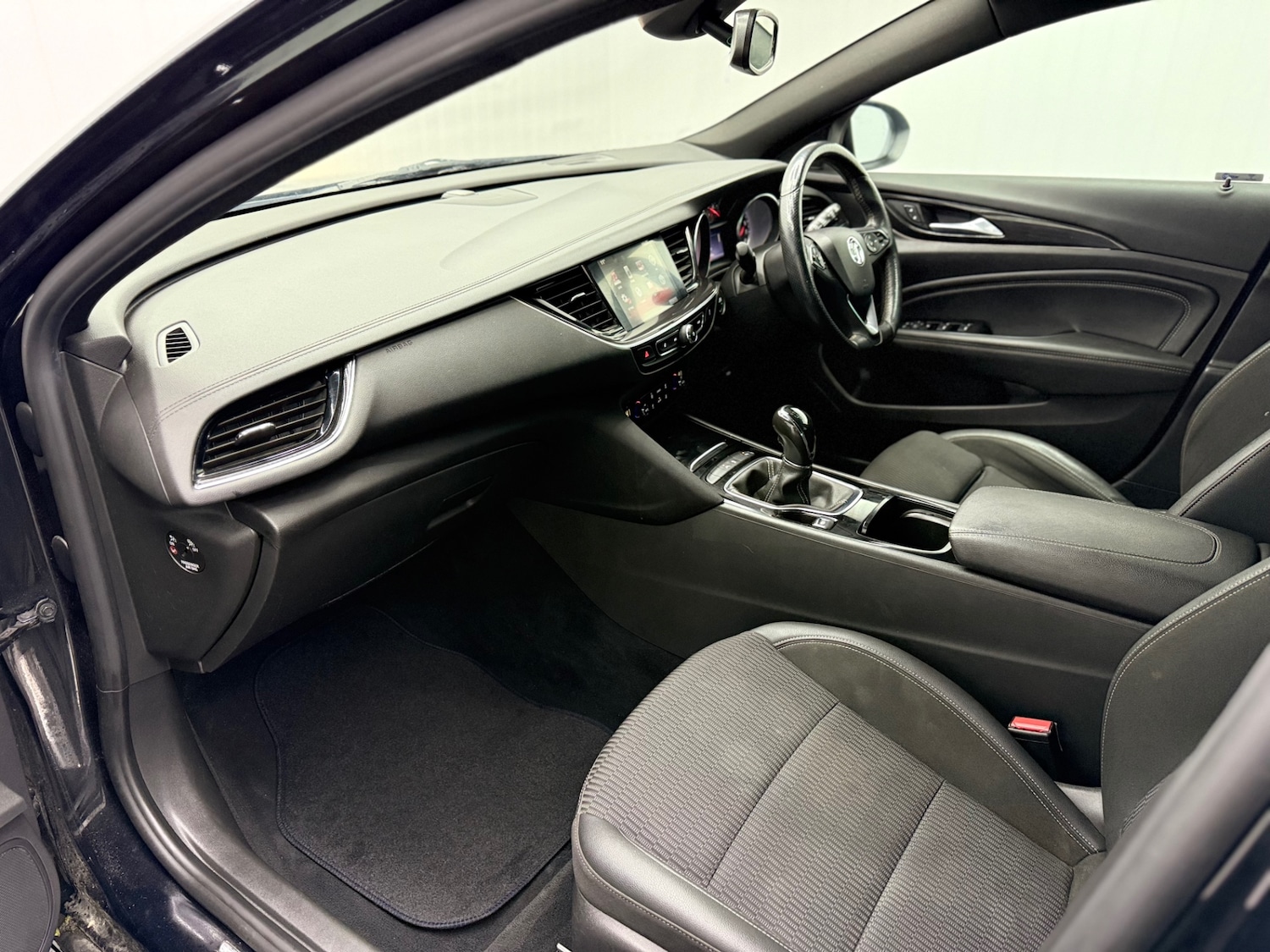 Used Vauxhall Insignia 2018 for sale - 77635376: Photo 29