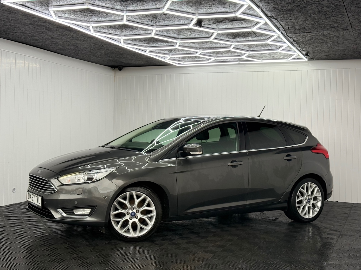 Used Ford Focus 2017 for sale - 77635382: Photo 3