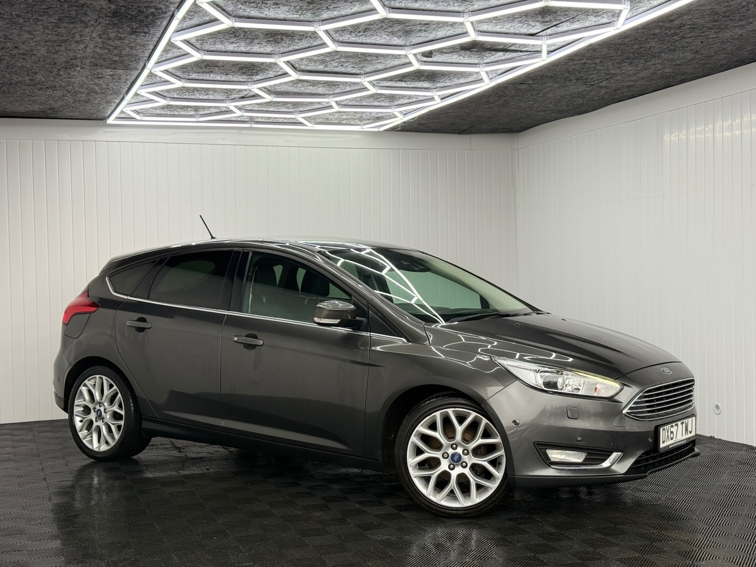 Used Ford Focus 2017 for sale - 77635382: Photo 4