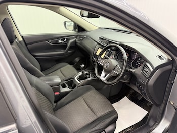 Used Nissan X-Trail 2018 for sale - 79494700: Photo
