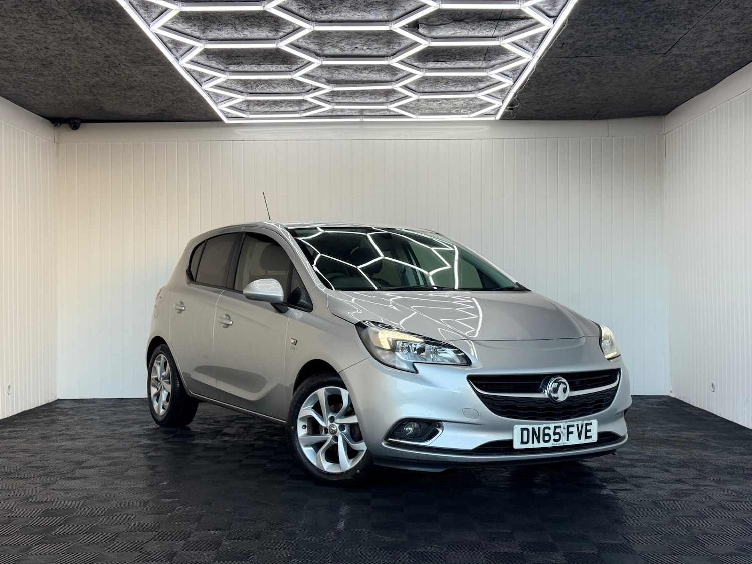 Used Vauxhall Corsa 2015 for sale - 77114438: Photo 1