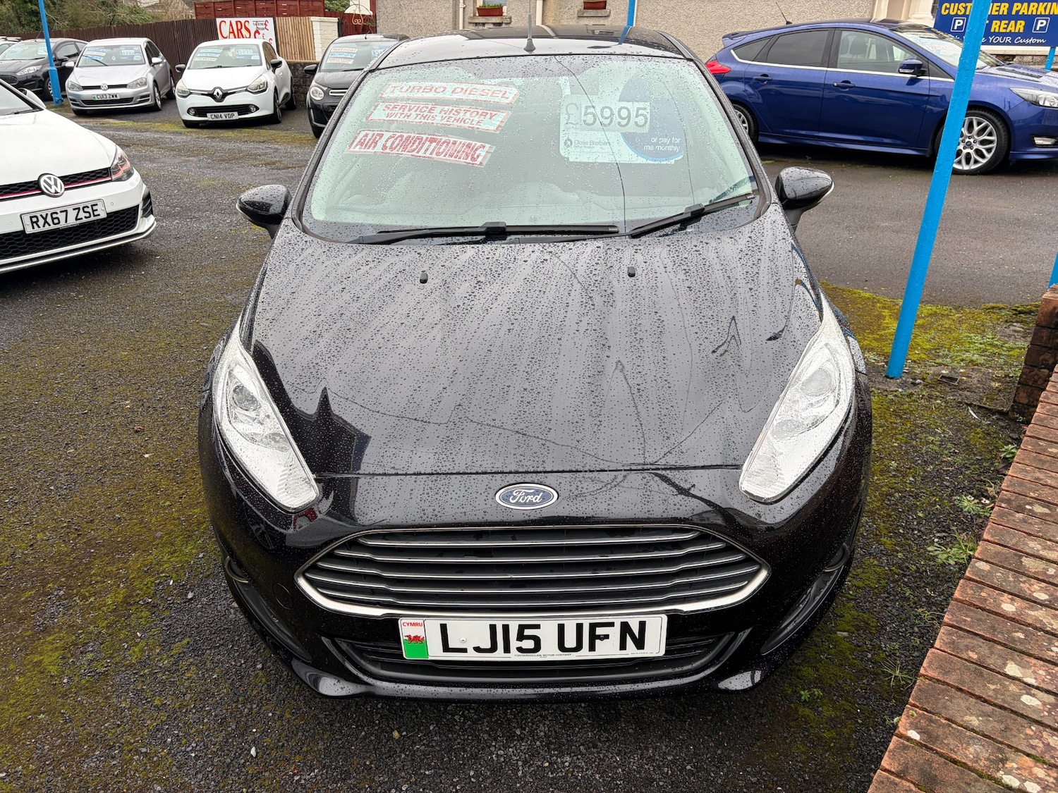 Used Ford Fiesta 2015 for sale - 77604067: Photo 2
