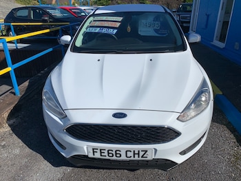 Used Ford Focus 2016 for sale - 76076211: Photo 2