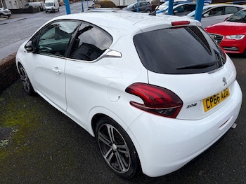 Used Peugeot 208 2016 for sale - 77392639: Photo