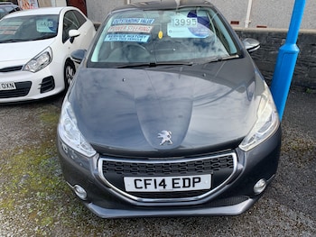 Used Peugeot 208 2014 for sale - 76299624: Photo 2