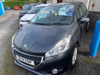 Used Peugeot 208 2014 for sale - 76299624: Photo 3