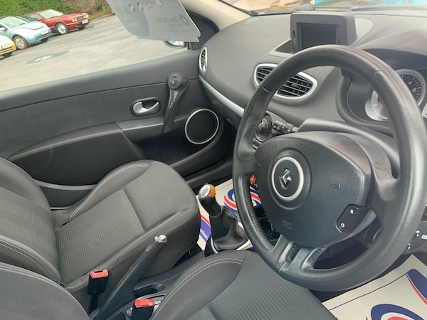 Used Renault Clio 2010 for sale - 75055043: Photo 6
