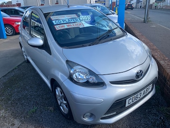 2013 (63) - 1.0 VVT-i Mode 5dr