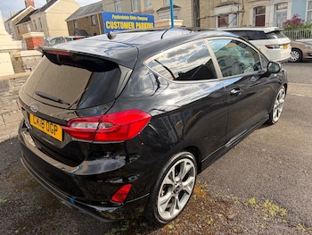 Used Ford Fiesta 2018 for sale - 78324612: Photo