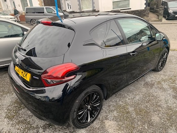 Used Peugeot 208 2017 for sale - 76343965: Photo 4