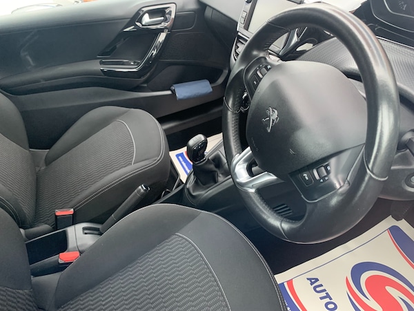 Used Peugeot 208 2017 for sale - 76343965: Photo 7