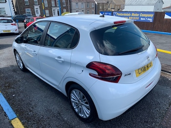 Used Peugeot 208 2016 for sale - 75355692: Photo