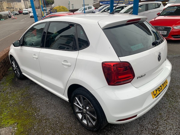 Used Volkswagen Polo 2016 for sale - 76343960: Photo 4