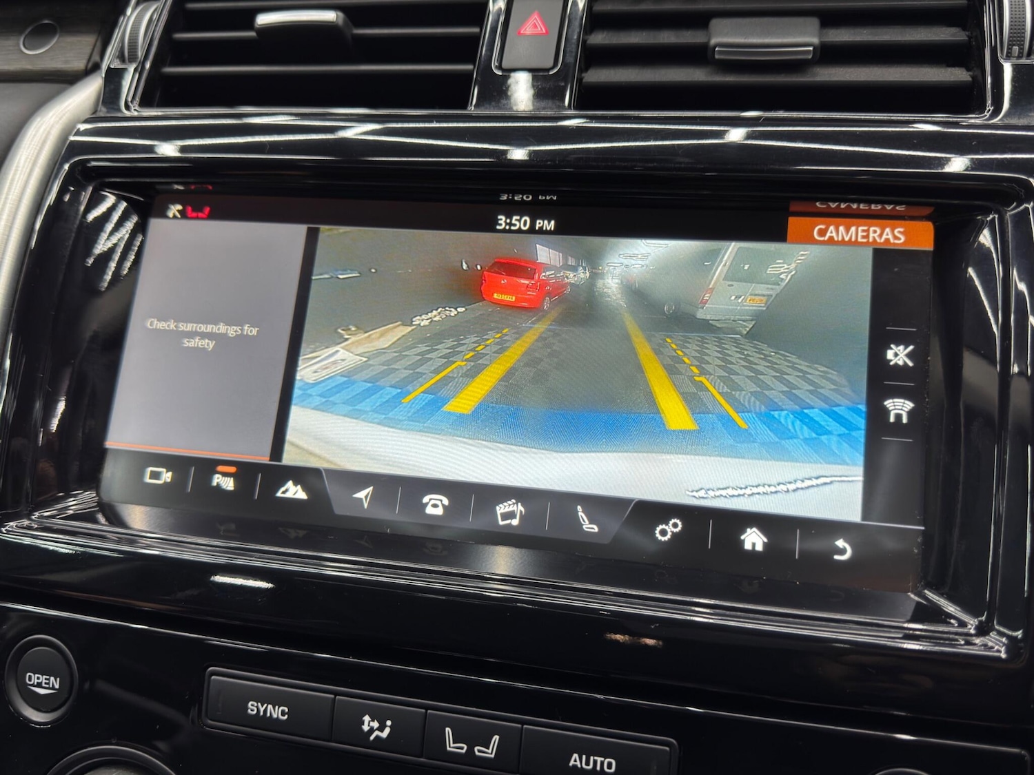 Used Land Rover Discovery 2017 for sale - 77305632: Photo 40