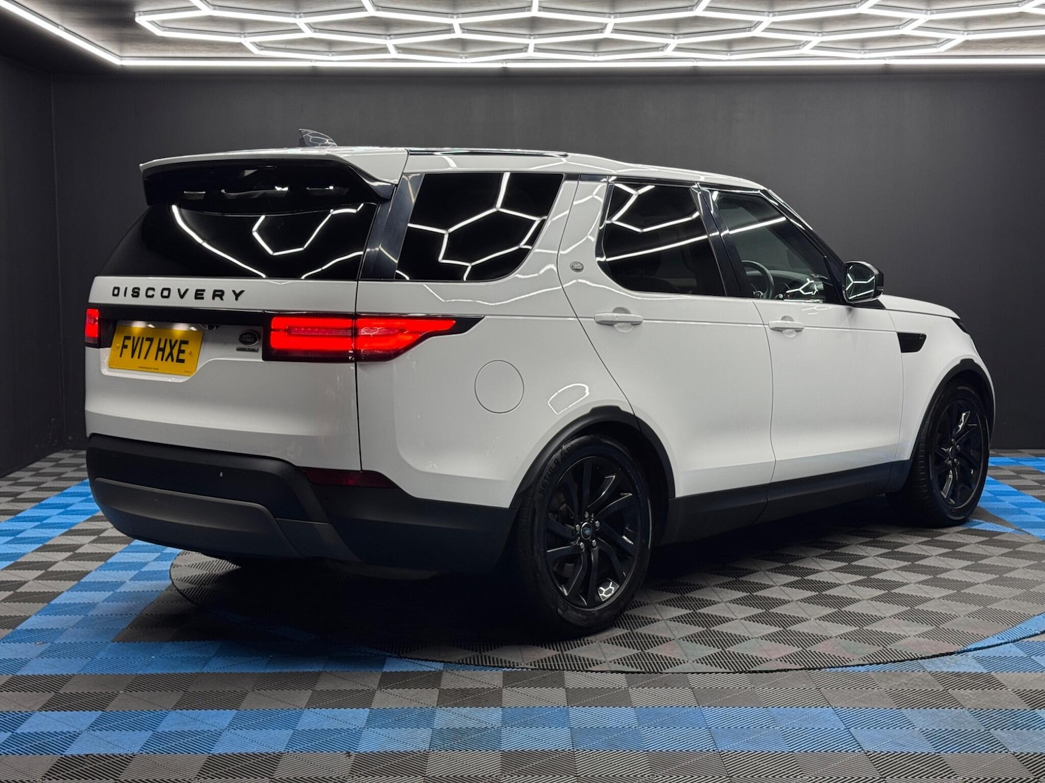 Used Land Rover Discovery 2017 for sale - 77305632: Photo 5