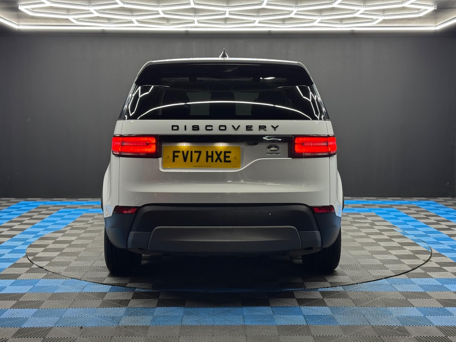 Used Land Rover Discovery 2017 for sale - 77305632: Photo 6