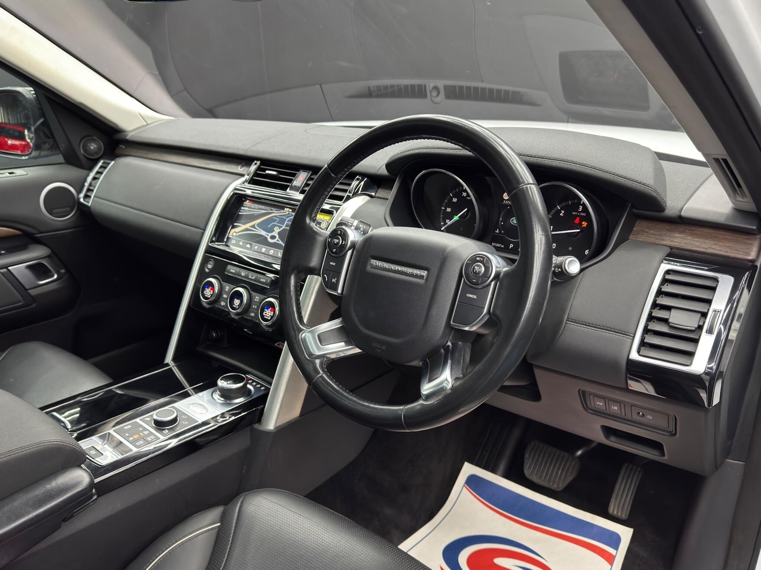 Used Land Rover Discovery 2017 for sale - 77305632: Photo 9