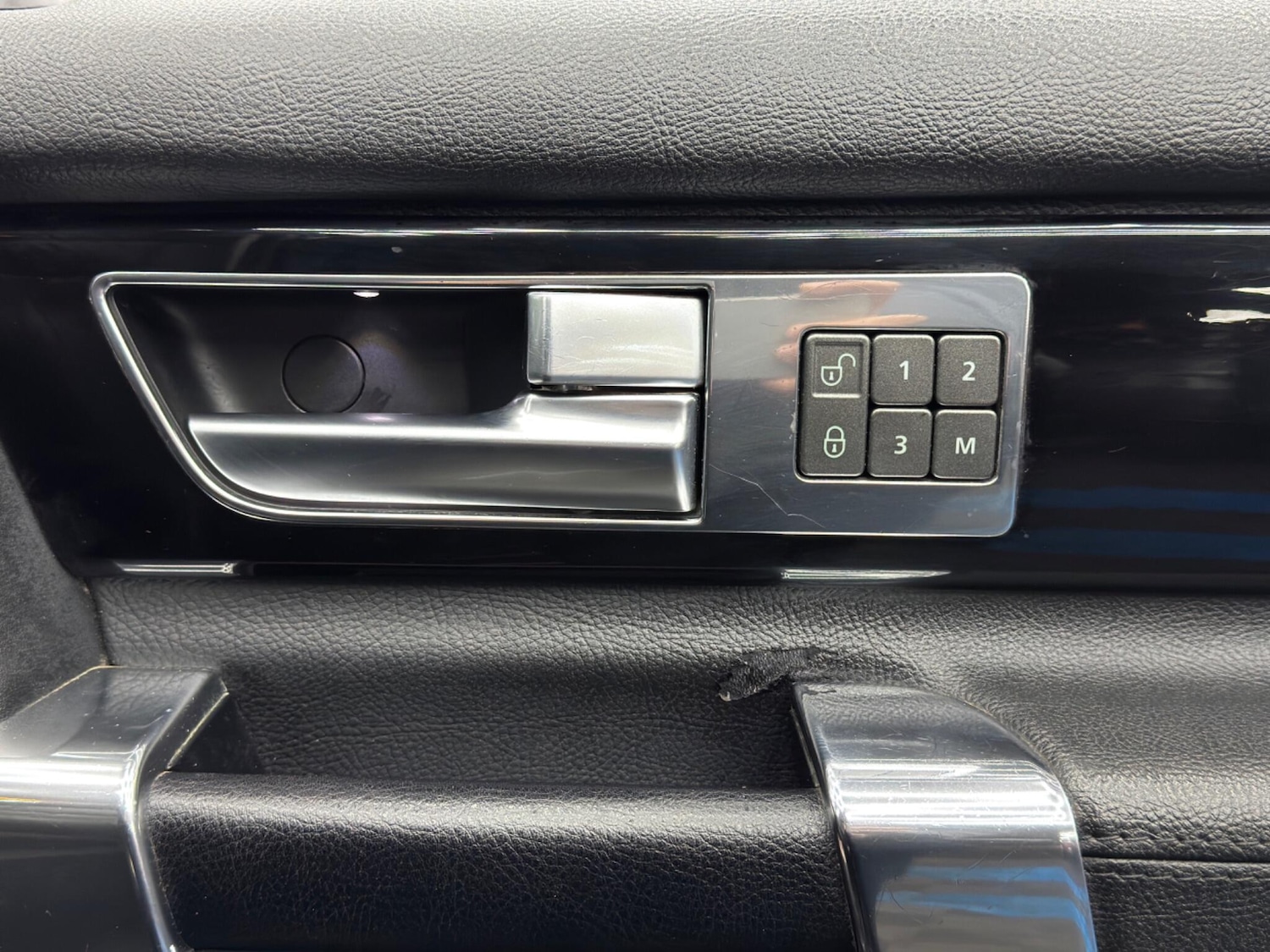 Used Land Rover Discovery 2015 for sale - 78141519: Photo 41