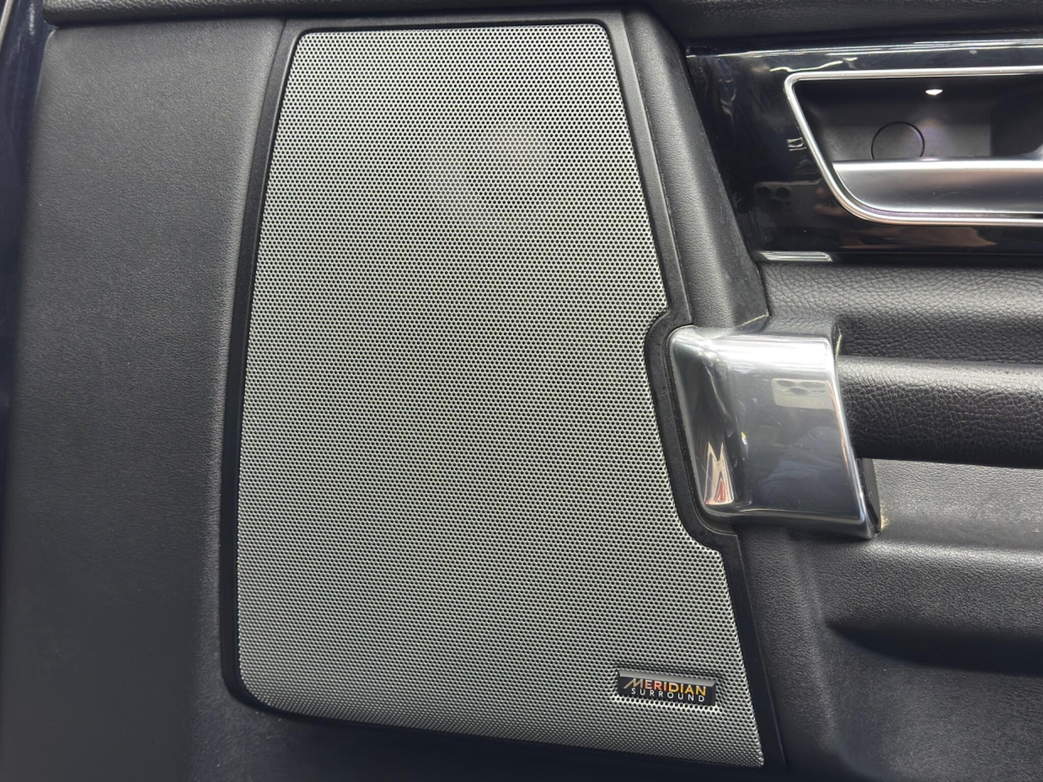 Used Land Rover Discovery 2015 for sale - 78141519: Photo 42