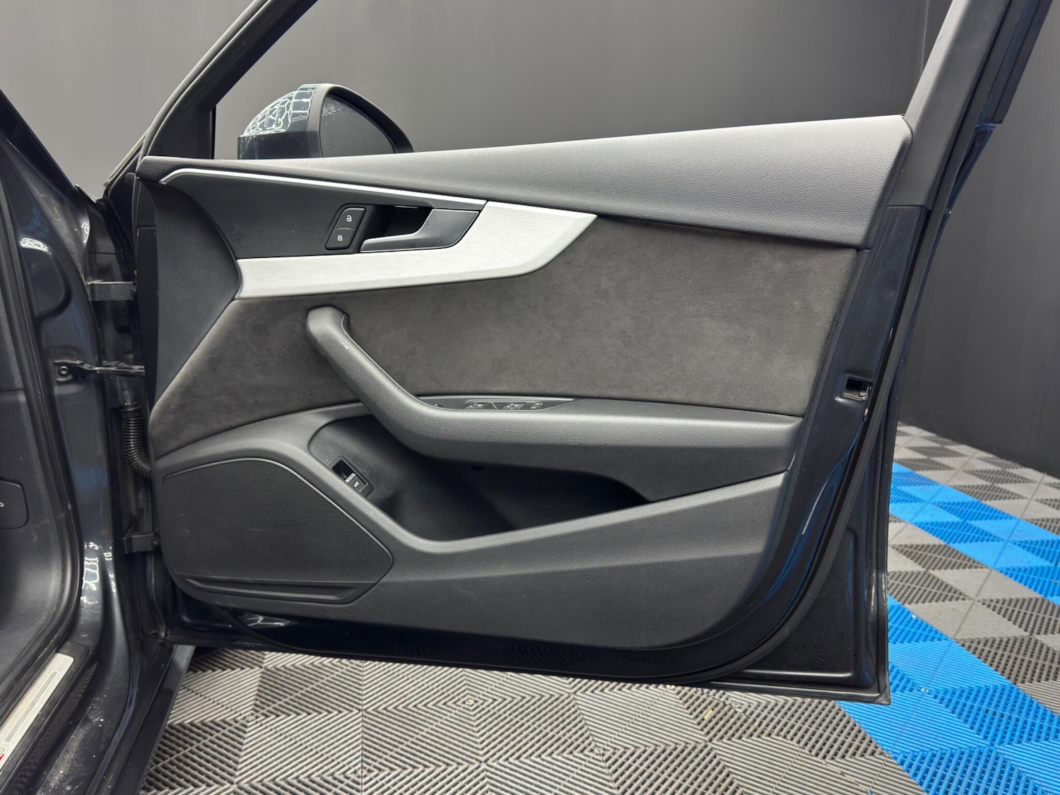 Used Audi A4 Avant for sale - 77484597: Photo 43