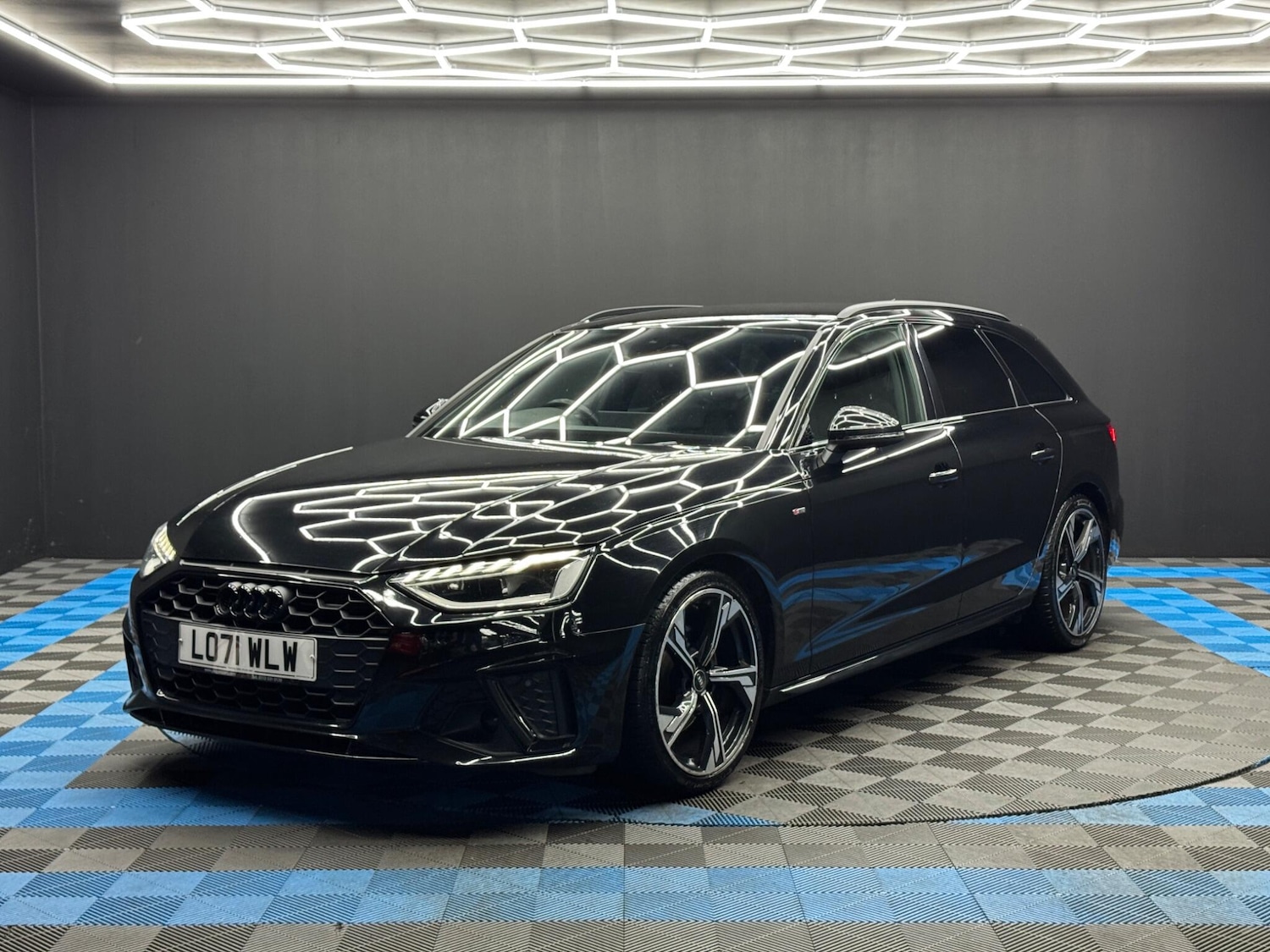 Used Audi A4 2022 for sale - 77396073: Photo 3