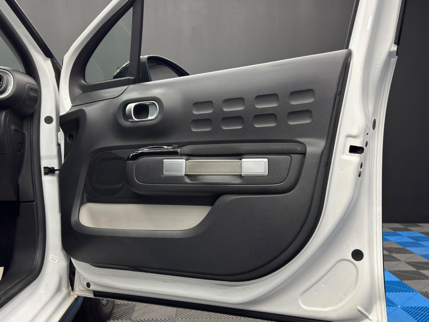 Used Citroen C3 2019 for sale - 76606980: Photo 35