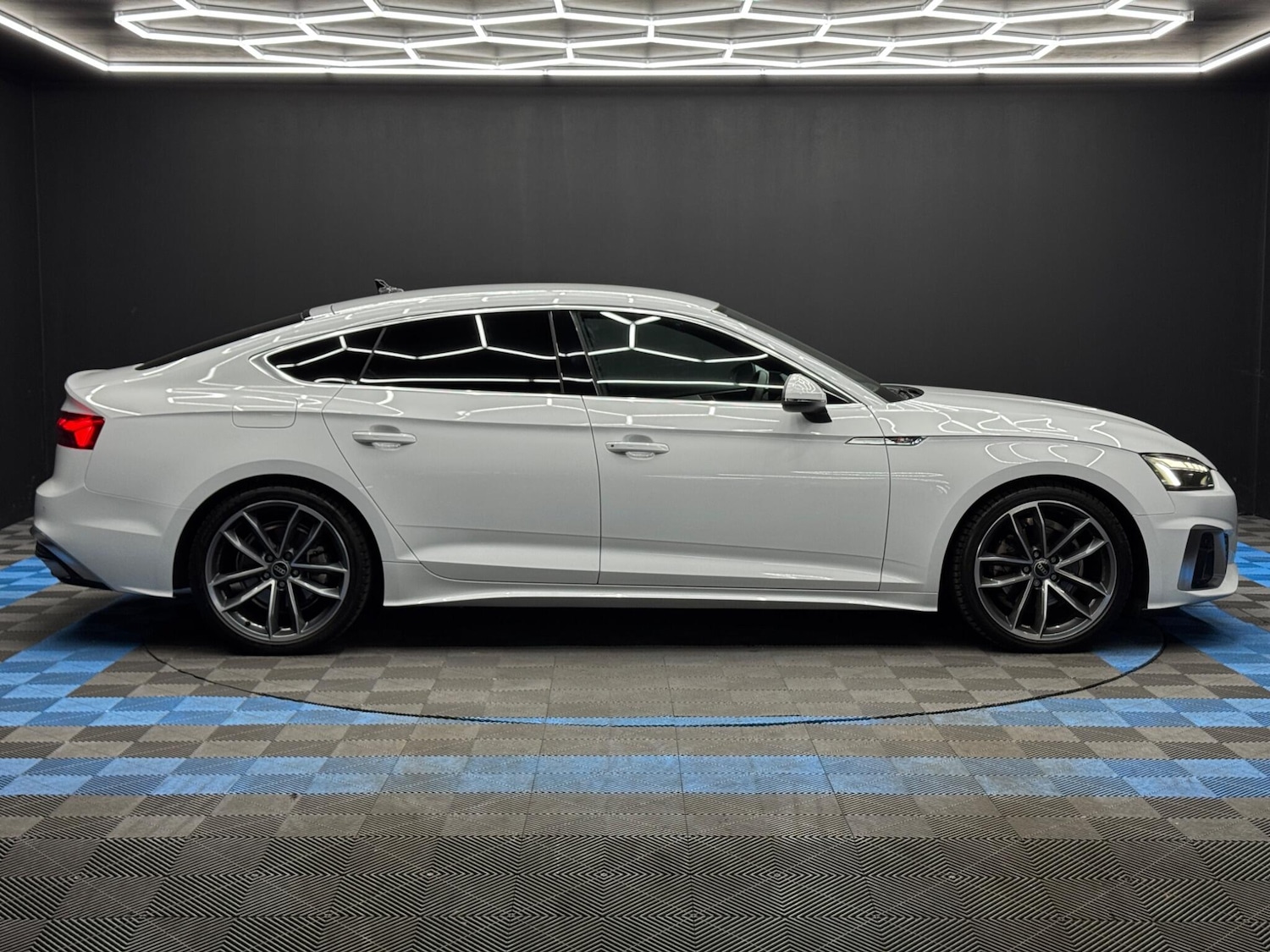 Used Audi A5 2023 for sale - 77993535: Photo 4