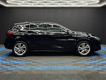 Used Infiniti Q30 2017 for sale - 79698921: Photo