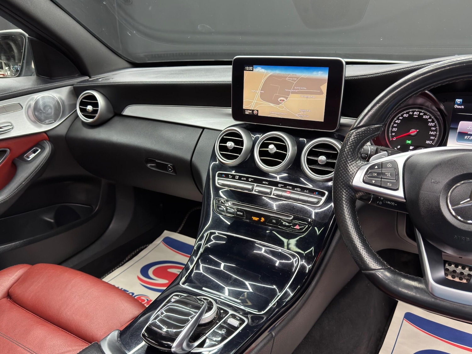 Used Mercedes-Benz C Class 2015 for sale - 76607540: Photo 24