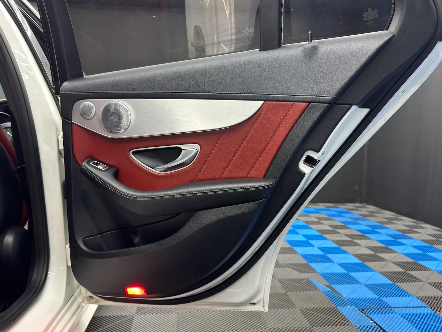 Used Mercedes-Benz C Class 2015 for sale - 76607540: Photo 43