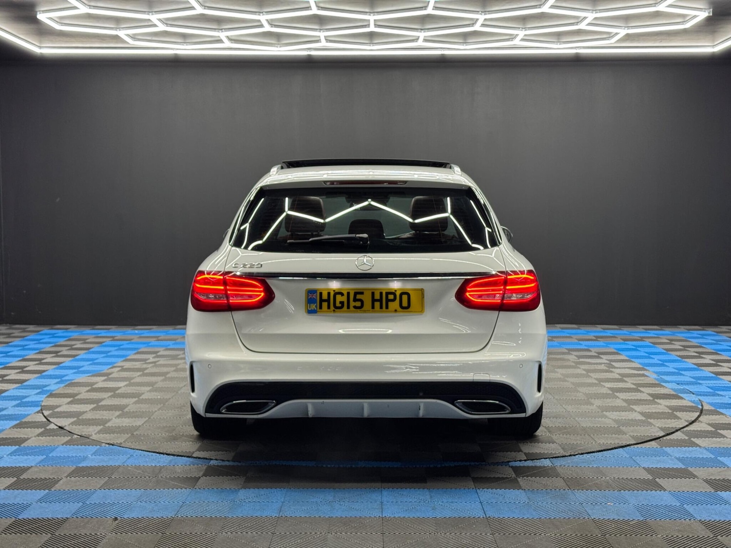 Used Mercedes-Benz C Class 2015 for sale - 76607540: Photo 6