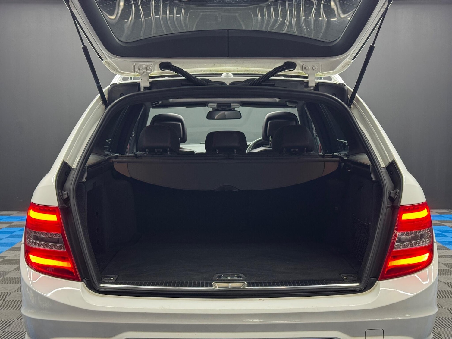 Used Mercedes-Benz C Class 2013 for sale - 77455774: Photo 35