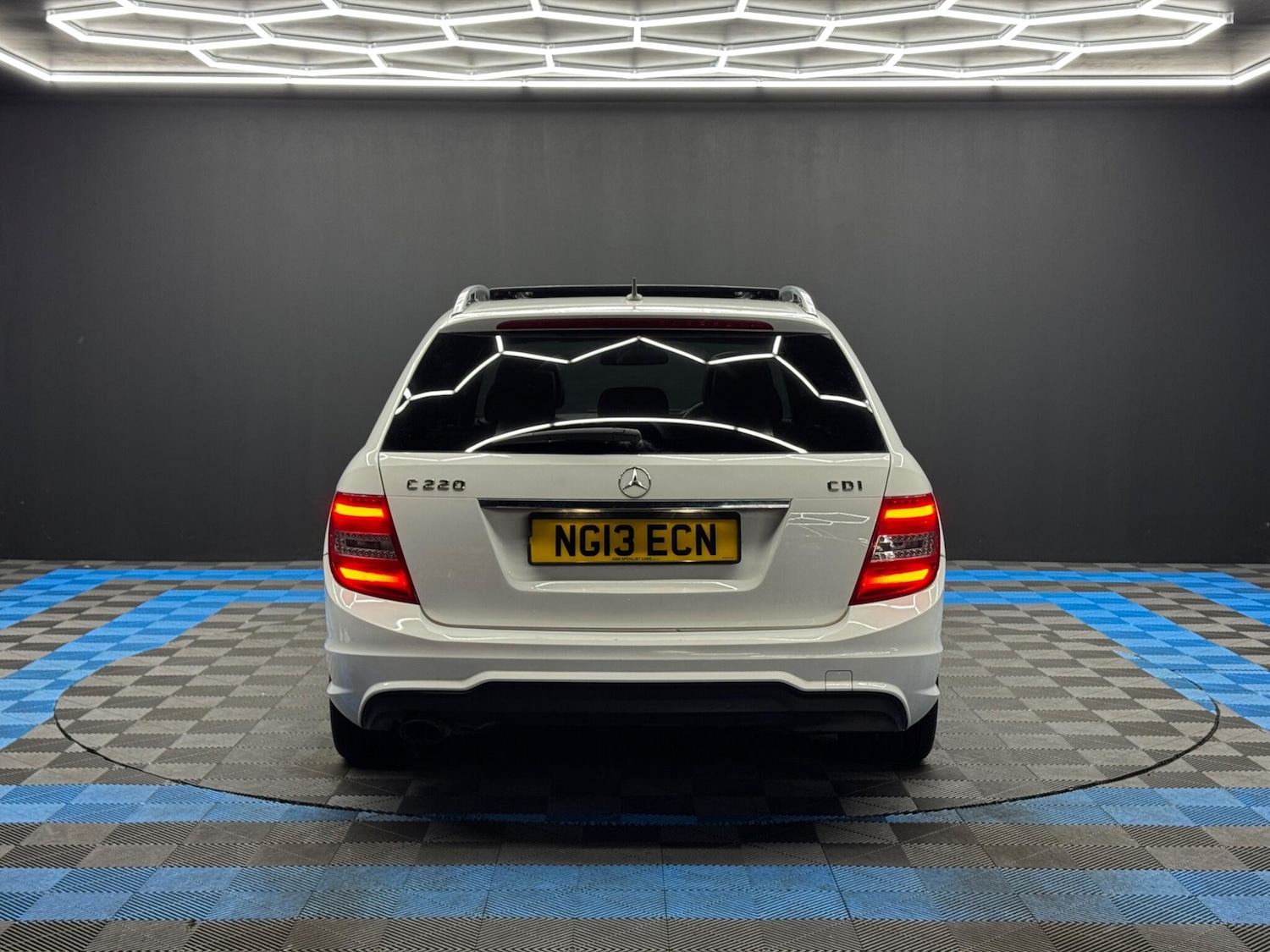 Used Mercedes-Benz C Class 2013 for sale - 77455774: Photo 6