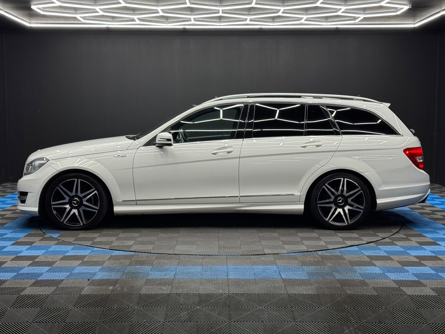 Used Mercedes-Benz C Class 2013 for sale - 77455774: Photo 8