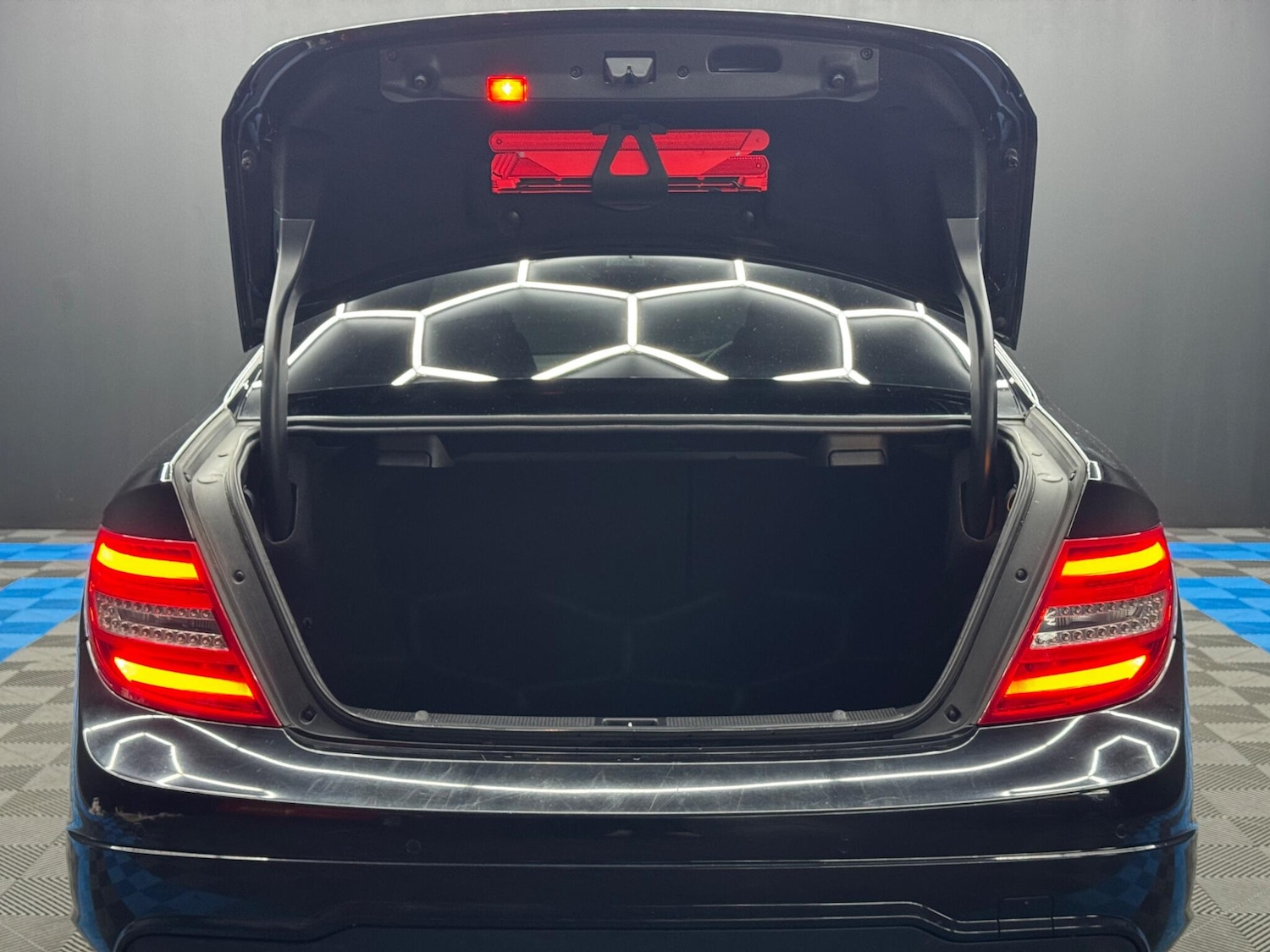 Used Mercedes-Benz C Class 2013 for sale - 77411839: Photo 30