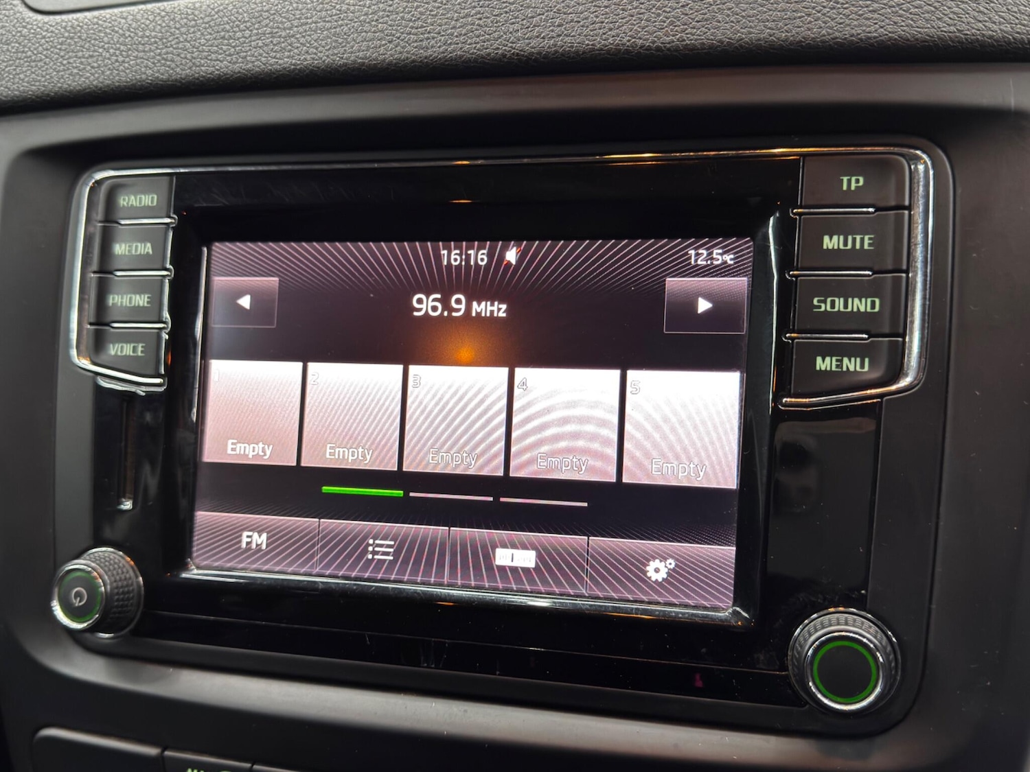 Used Skoda Yeti 2015 for sale - 76361079: Photo 26