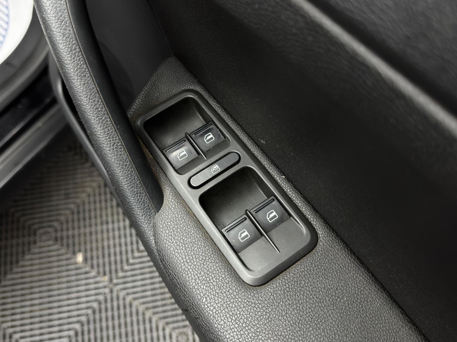 Used Skoda Yeti 2015 for sale - 76361079: Photo 38