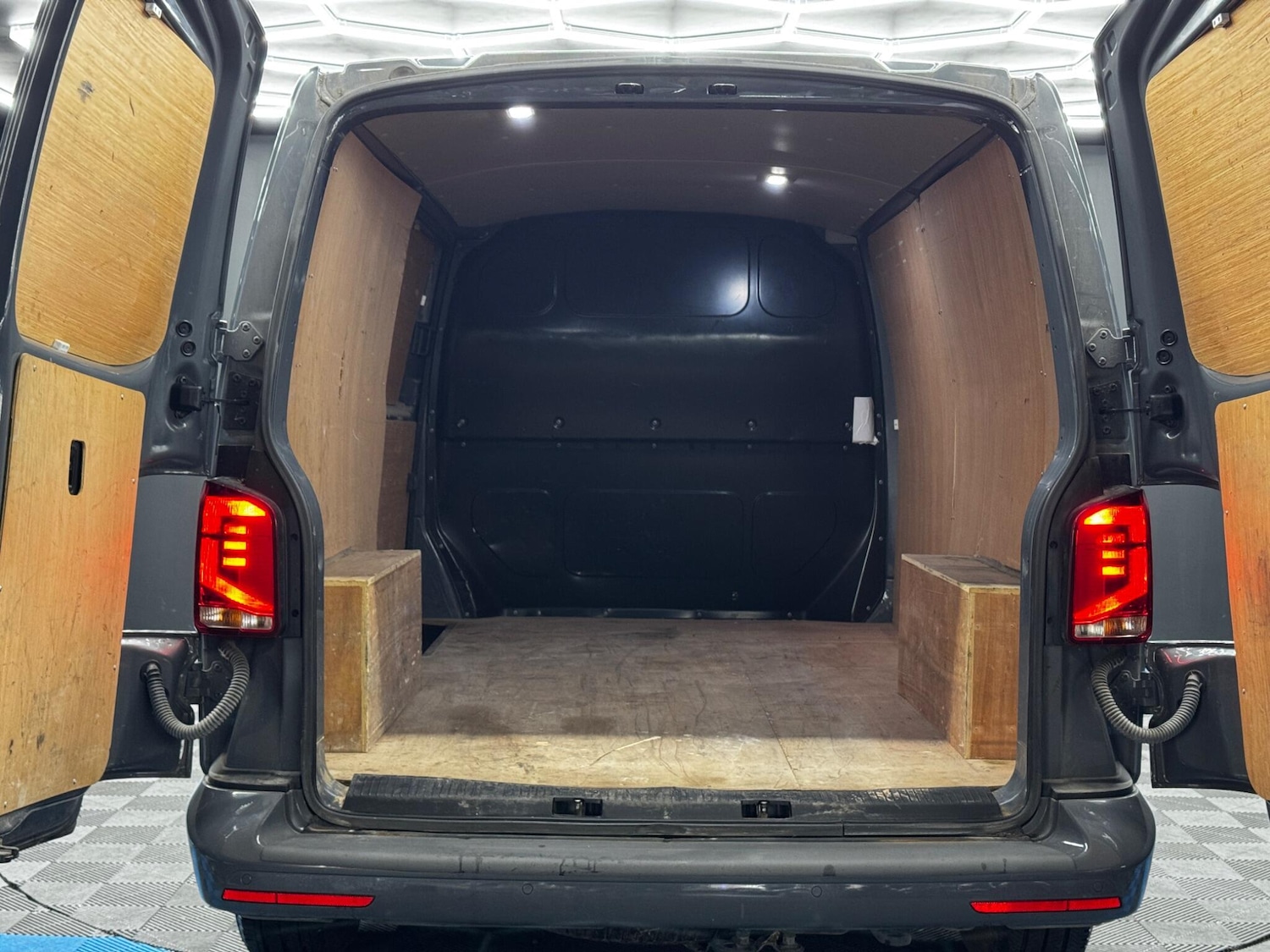 Used Volkswagen Transporter 2021 for sale - 77029828: Photo 30