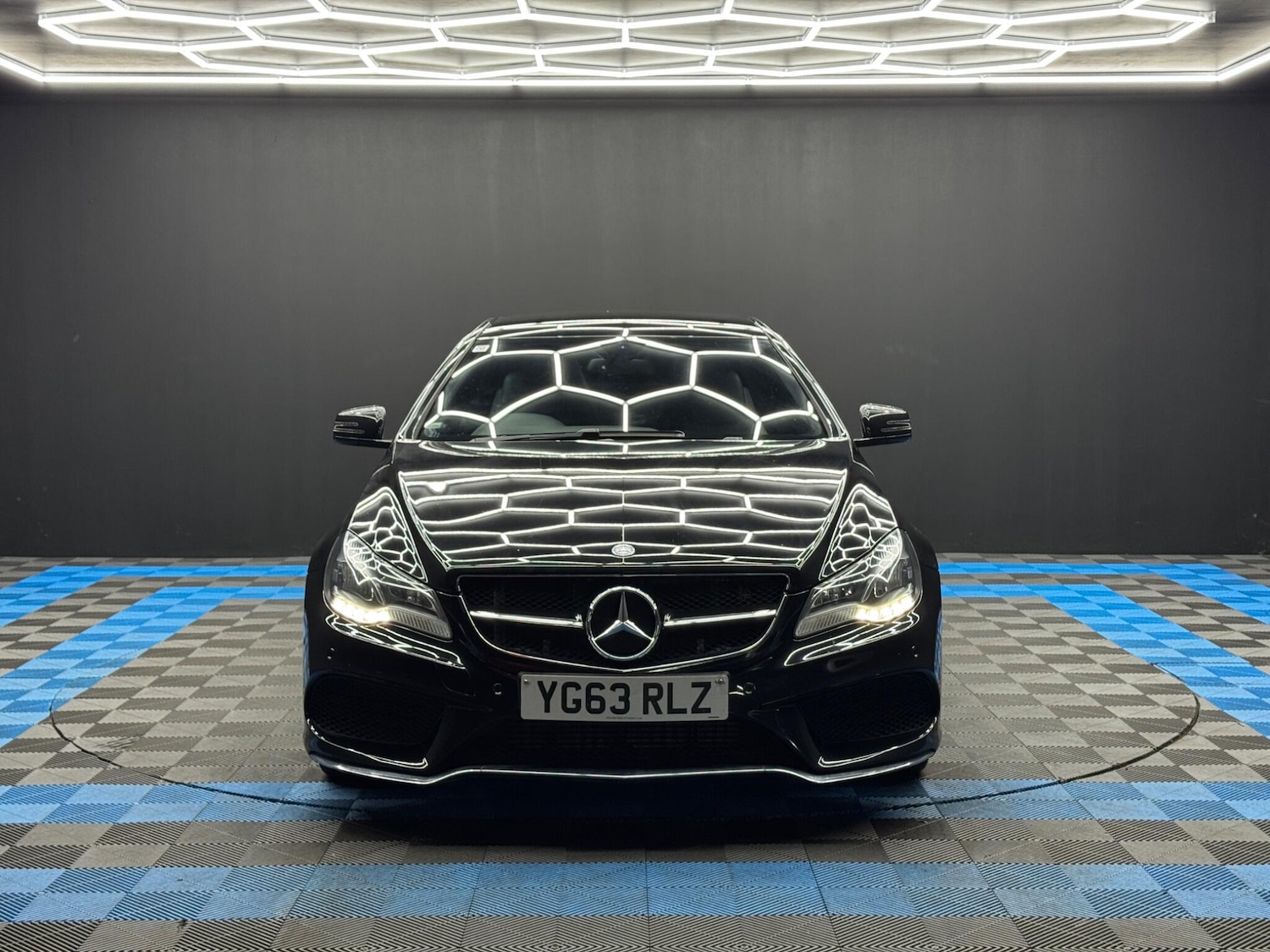 Used Mercedes-Benz E Class 2013 for sale - 77351800: Photo 2