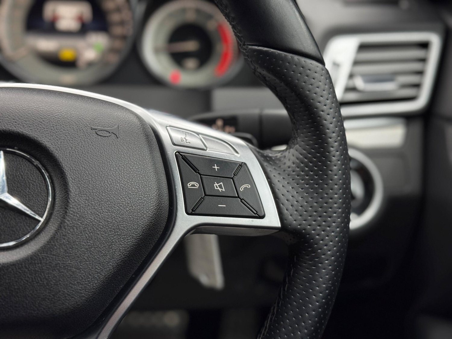 Used Mercedes-Benz E Class 2013 for sale - 77351800: Photo 20