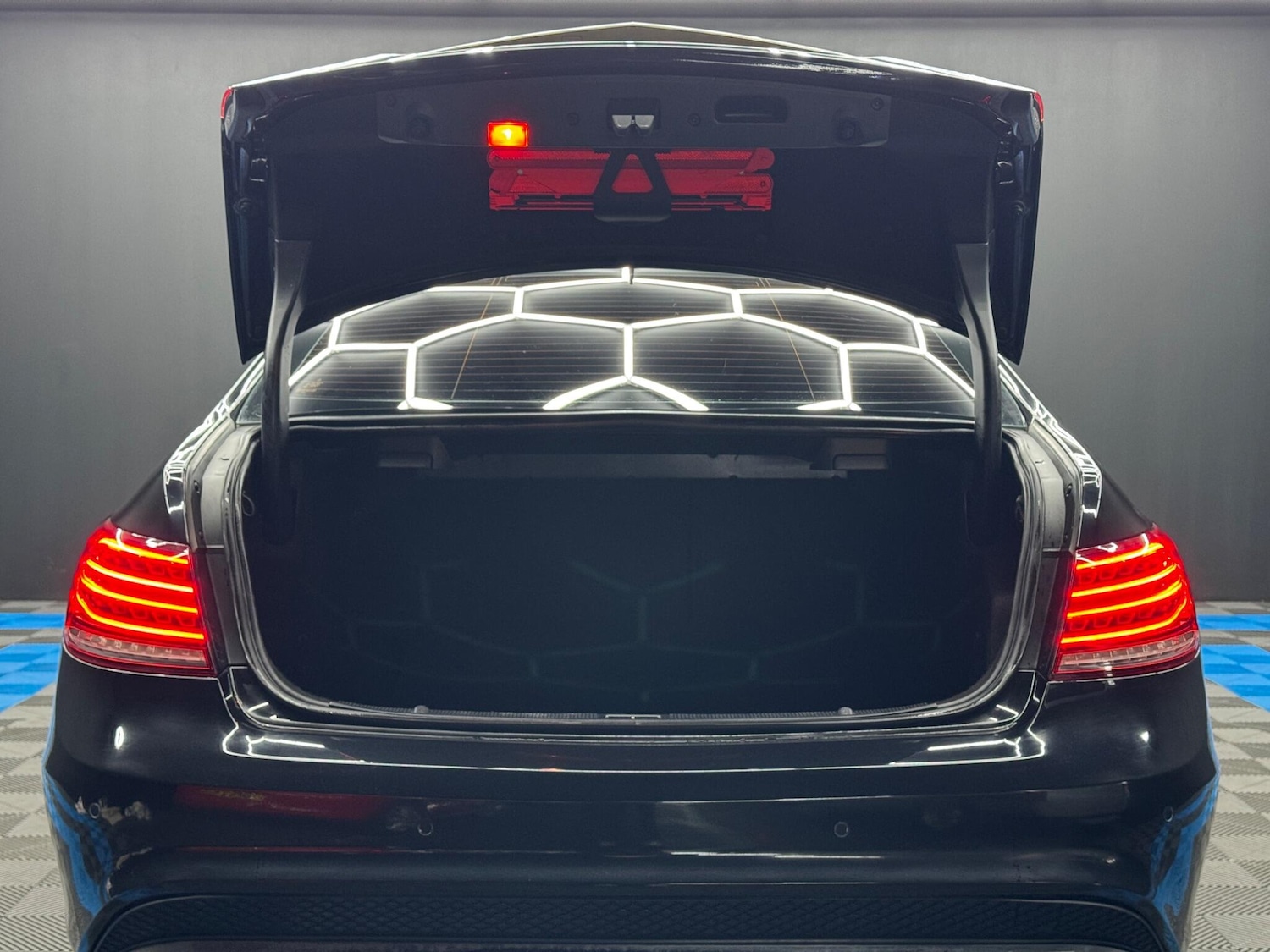 Used Mercedes-Benz E Class 2013 for sale - 77351800: Photo 34