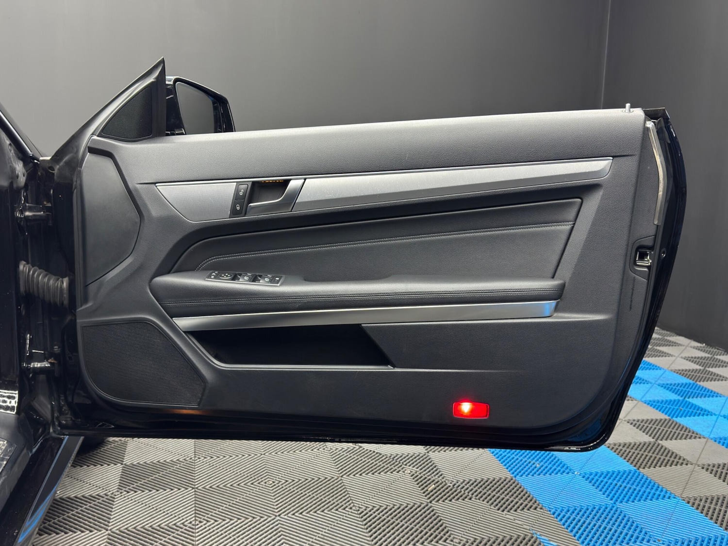 Used Mercedes-Benz E Class 2013 for sale - 77351800: Photo 35