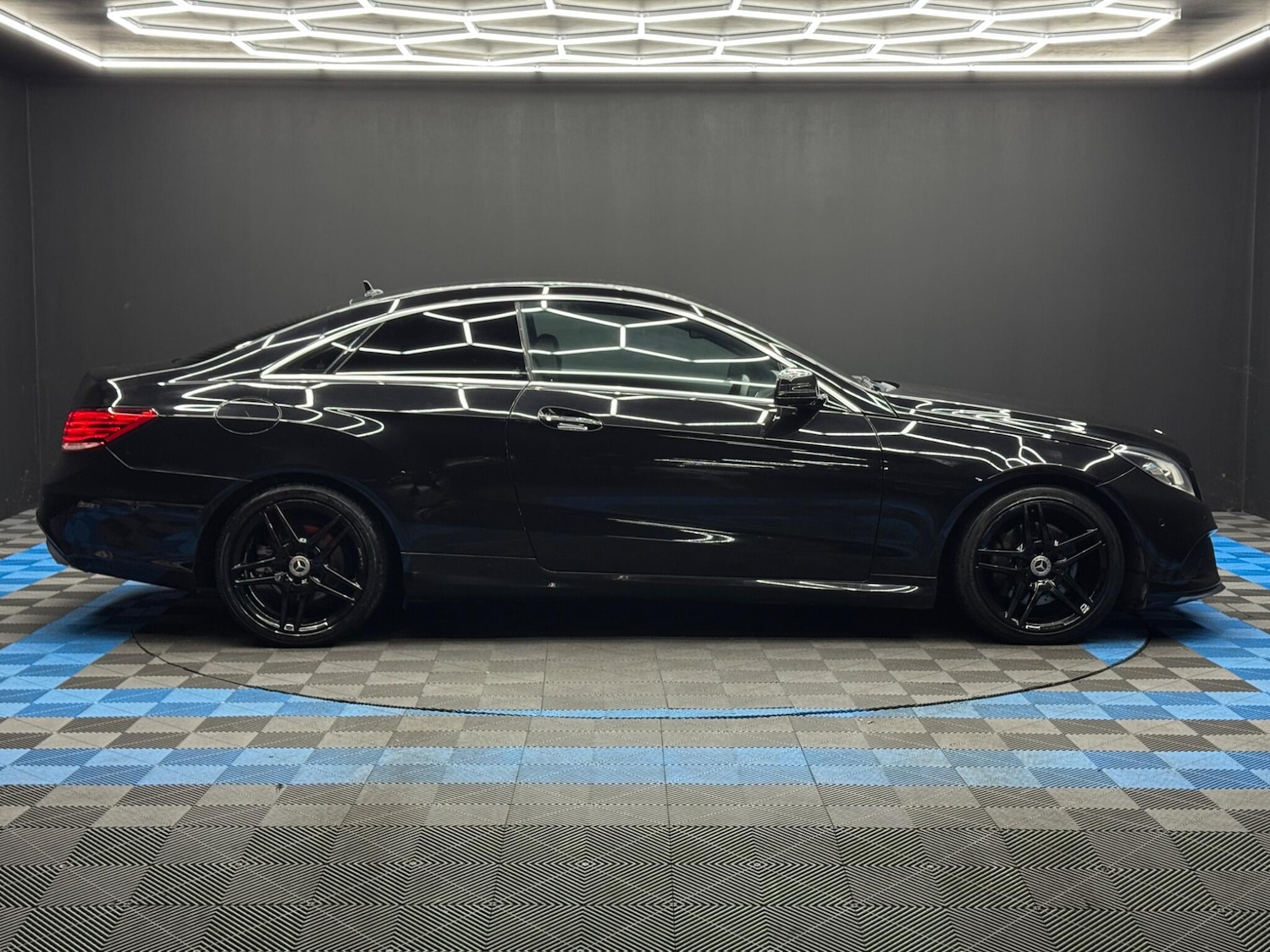 Used Mercedes-Benz E Class 2013 for sale - 77351800: Photo 4