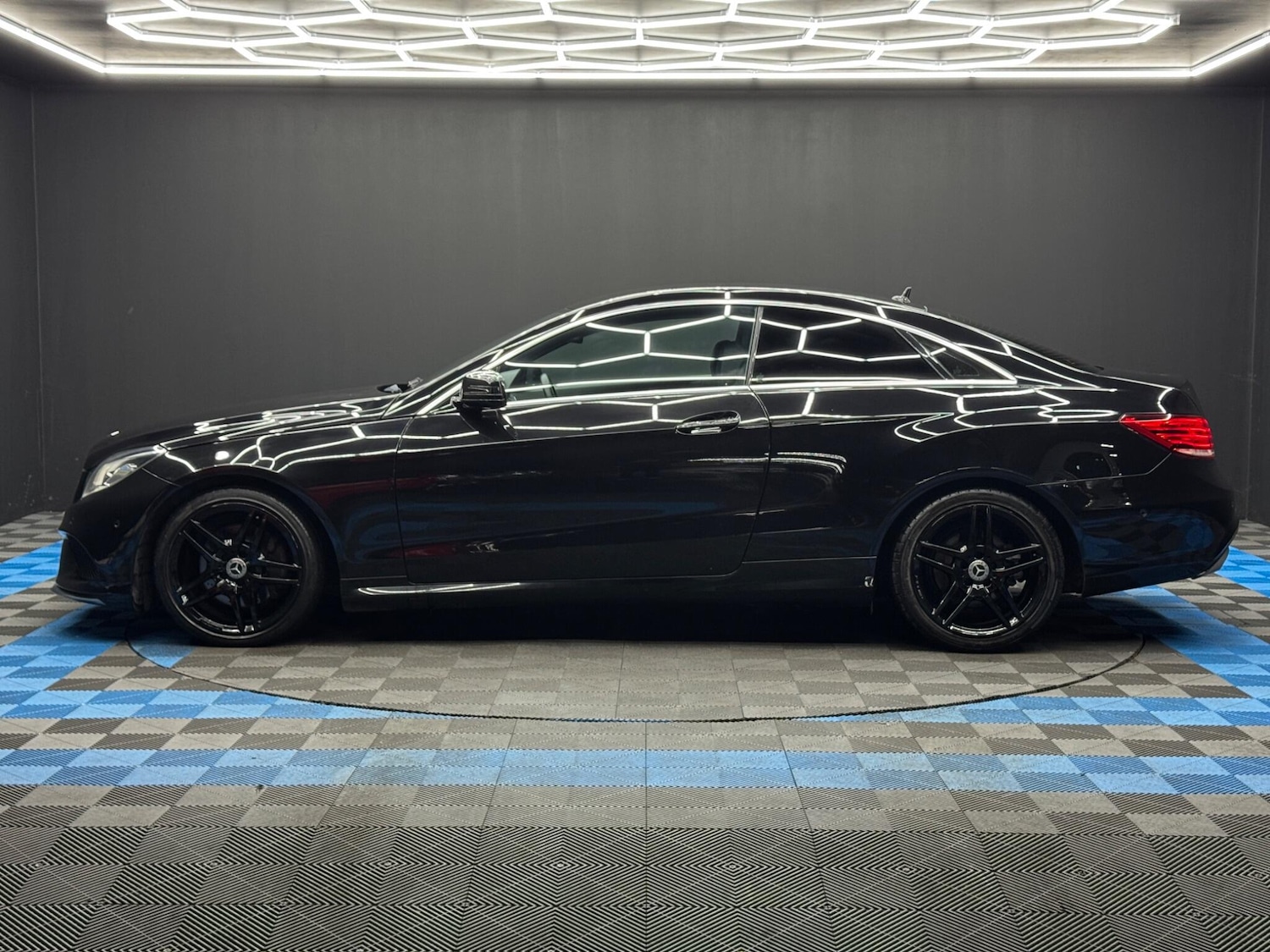 Used Mercedes-Benz E Class 2013 for sale - 77351800: Photo 8