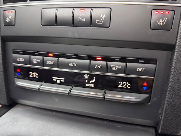 Used Mercedes-Benz E-Class for sale - 76239497: Photo 28