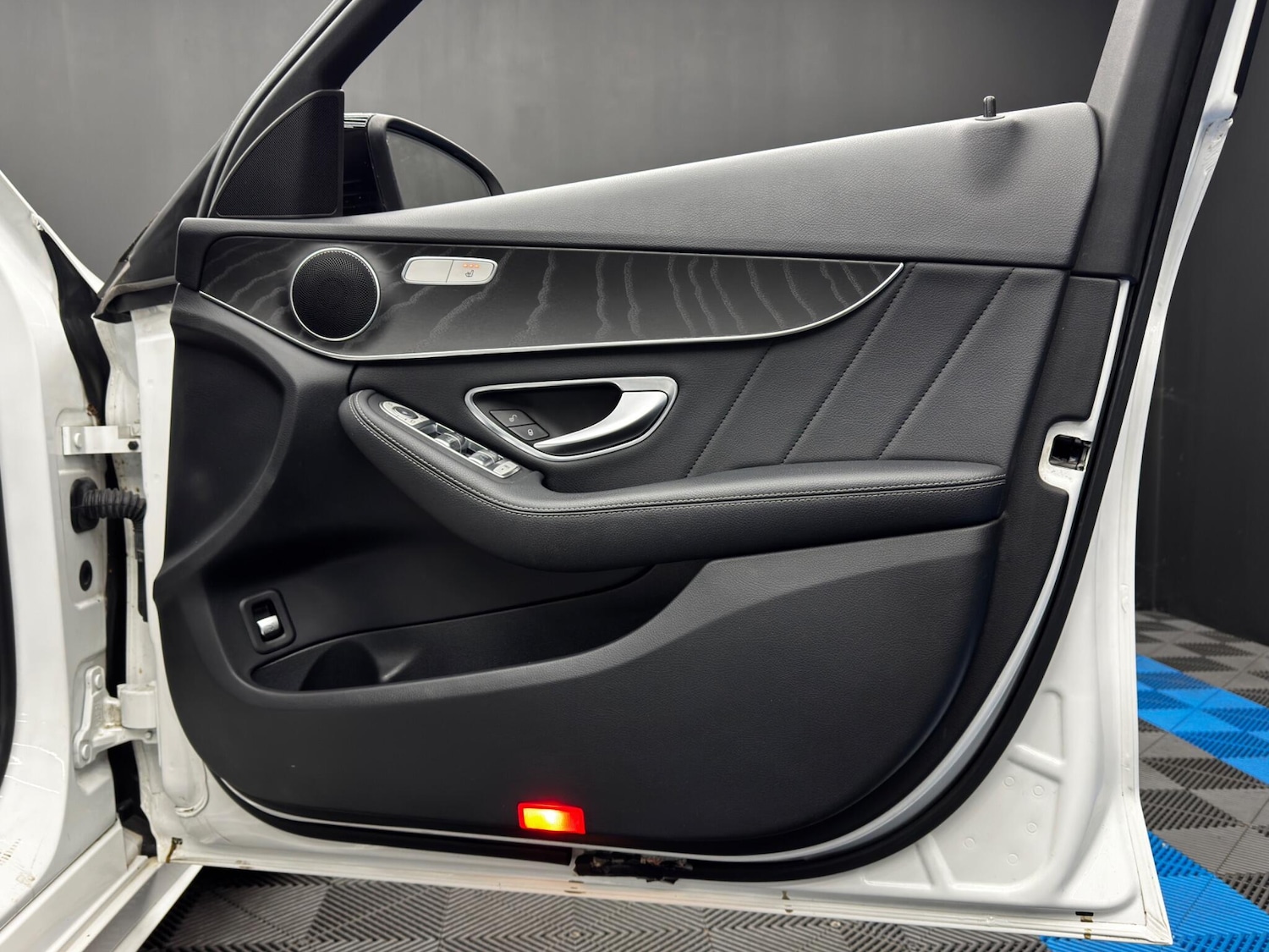 Used Mercedes-Benz C Class 2017 for sale - 76823676: Photo 41