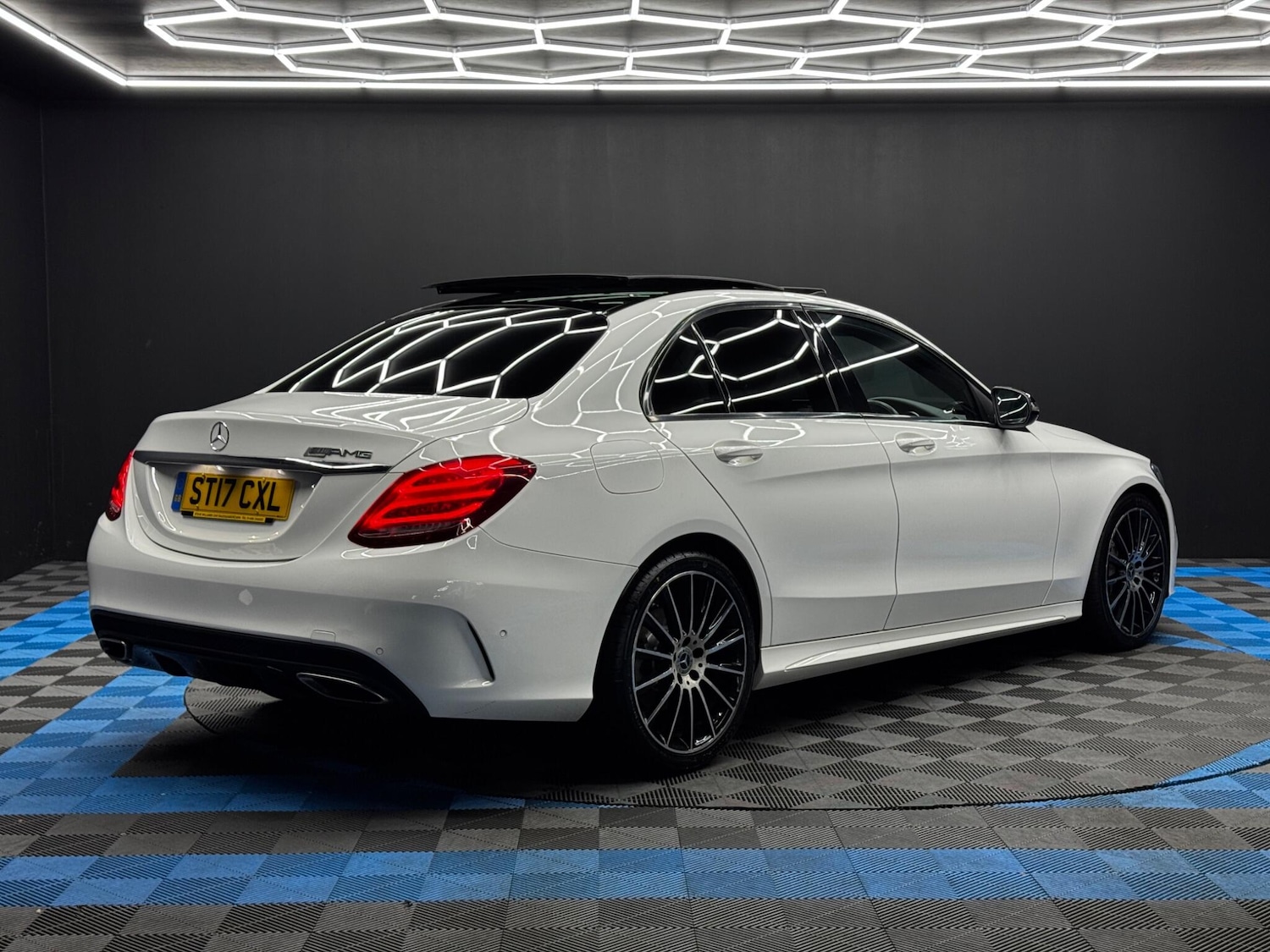 Used Mercedes-Benz C Class 2017 for sale - 76823676: Photo 5